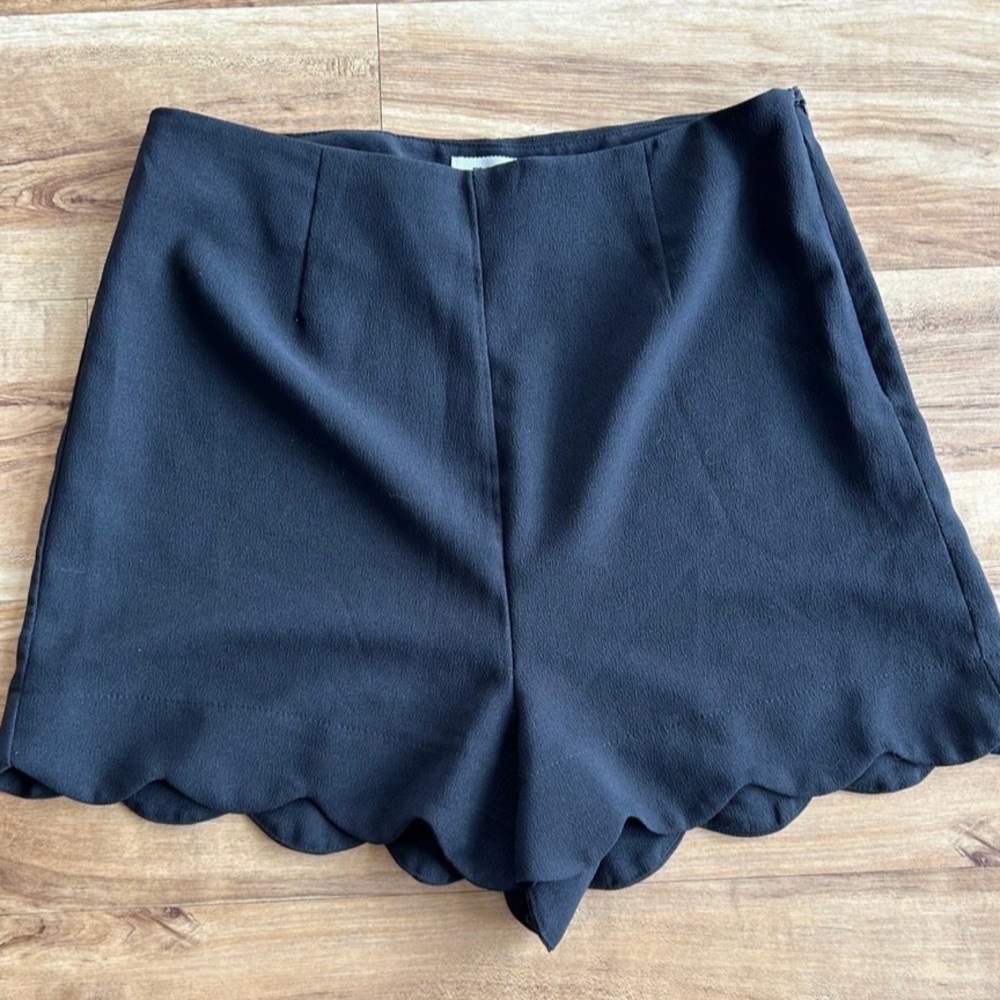 Monteau Black Scalloped Hem Shorts